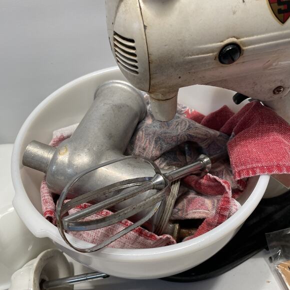 Vintage Sunbeam Automatic S Mixmaster Model 7B With Lots Of Accessories! - Picture 13 of 14